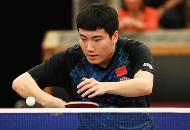 但在攻防两 但在攻防两