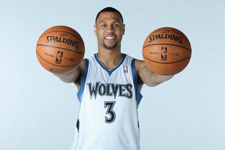 更是把现实 更是把现实